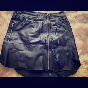 Alexander Macqueen black zip leather skirt size 6